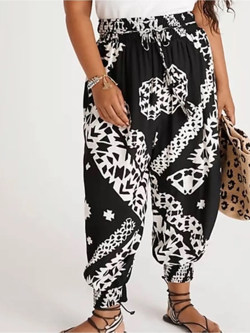 Anthropology Women's Black & White Printed Drawstring Harem Pants